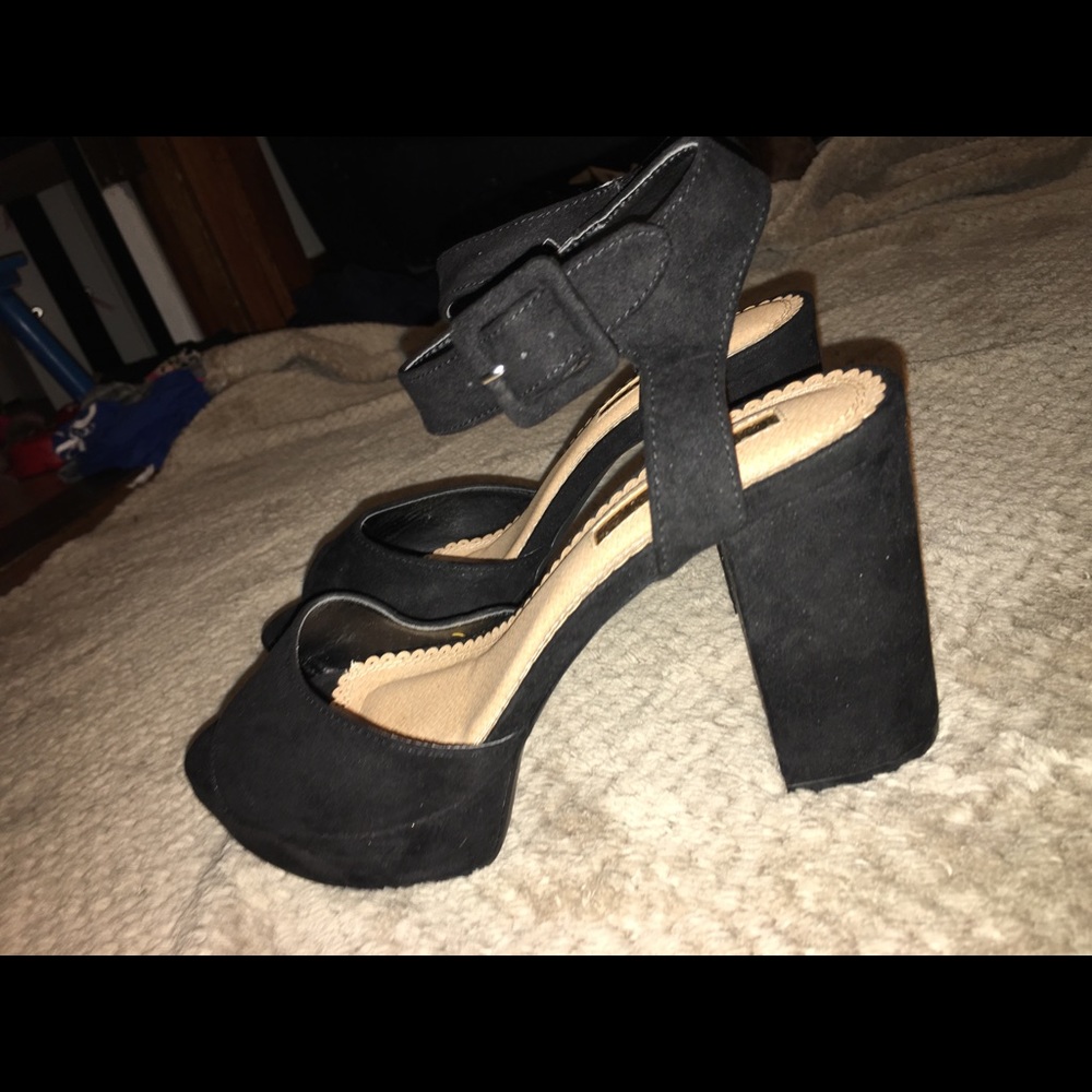 Platform sandals